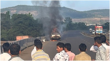 मुबंई-गोवा महामार्गावर धावती कार पेटली!