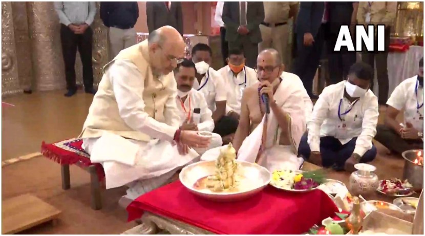 आज दगडूशेठ हलवाई गणपतीच्या दर्शनाने शहा यांच्या दौऱ्याची सुरूवात झाली. 