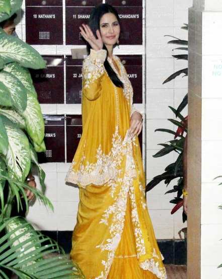 Katrina Kaif Vicky Kaushal Wedding Airport Rajasthan