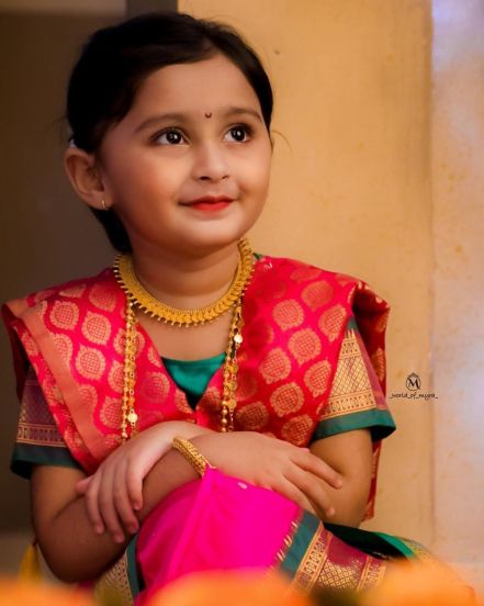Myra Vaikul Mazhi Tuzhi Reshimgaath