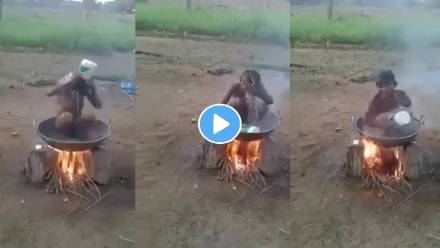 Boy-Take-Bath-In-Style-Viral-Video
