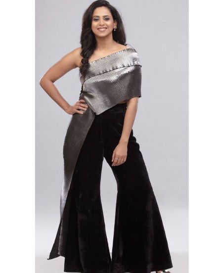 Swanandi Tikekar Style