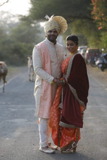 Tujhya Majhya Sansarala Ani Kaay Hawa