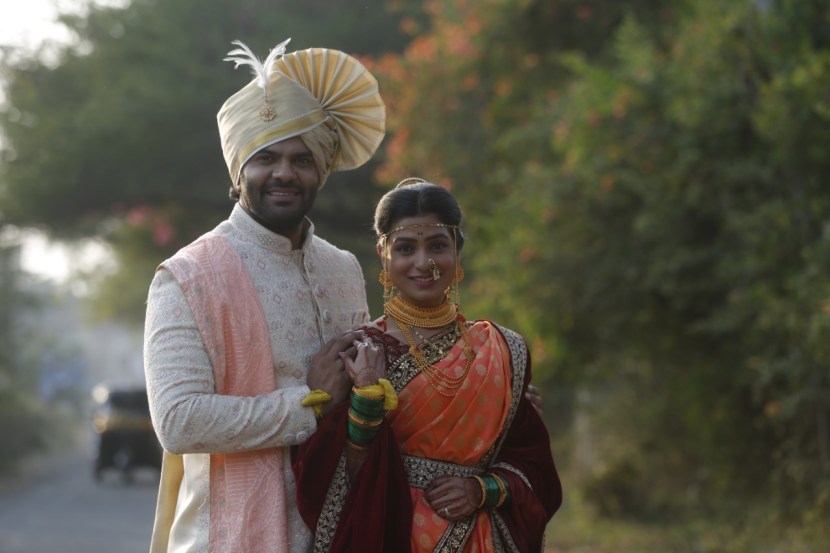 Tujhya Majhya Sansarala Ani Kaay Hawa