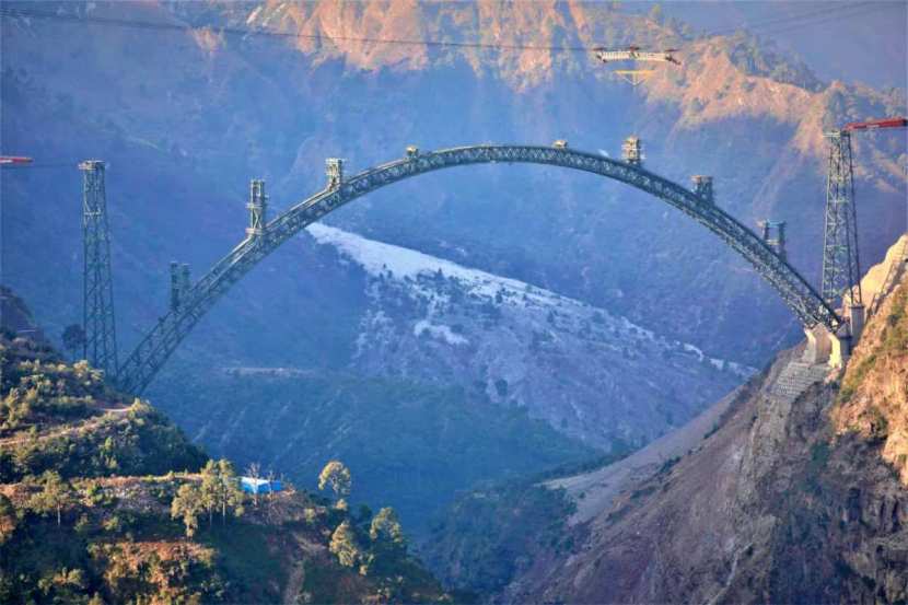 मात्र, रेल्वे विभागाने हे कामही यशस्वीपणे करत दोन्ही आर्क जोडले.