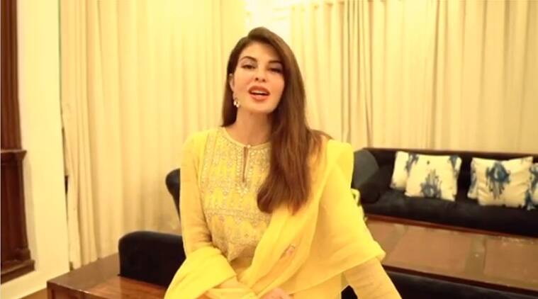 जॅकलीन फर्नांडिस अभिनेत्री प्रियंका चोप्राच्या जुहू येथील जुन्या घरात शिफ्ट झाली आहे. प्रियंका २०१६ मध्ये पाच बेडरूमच्या अपार्टमेंटमध्ये राहत होती आणि आता जॅकलीनने हे घर घेतलं आहे. अपार्टमेंटची किंमत ७ कोटी रुपये आहे. (Photo- Jacqueline Fernandez/Instagram)