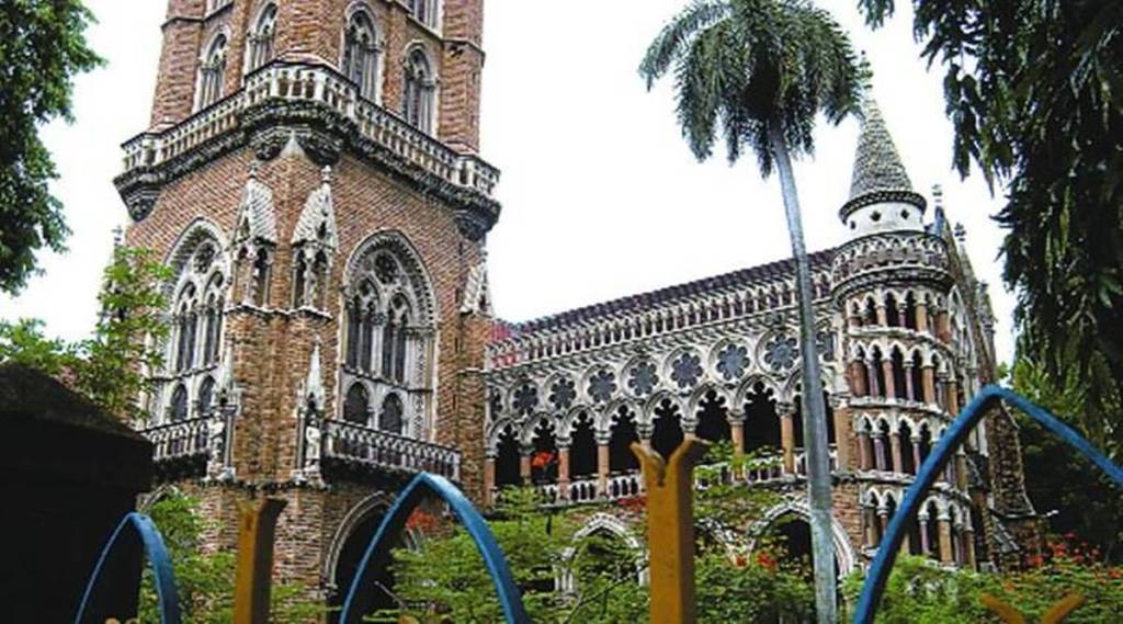 विद्यापीठाच्या चर्चासत्रातील दालनावरून आरोप-प्रत्यारोप