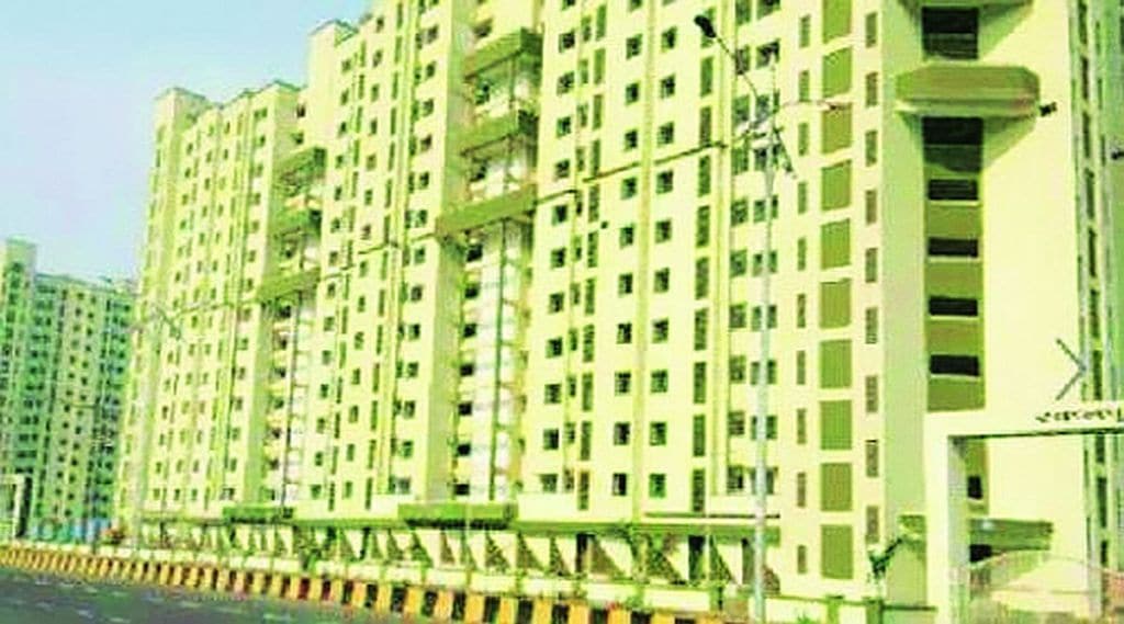 सदनिका घोटाळ्यात पालिका अधिकारी?