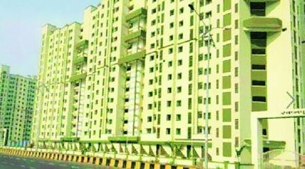 सदनिका घोटाळ्यात पालिका अधिकारी?