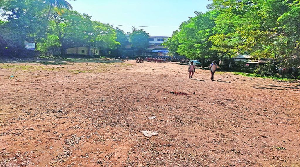 पालघर वाहनतळ वाडय़ातील मोकळय़ा जागांवर वाहनतळ पालघर वाहनतळ वाडय़ातील मोकळय़ा जागांवर वाहनतळ