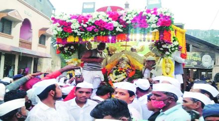 आळंदीत हरिनाम गजरात माउलींचा रथोत्सव