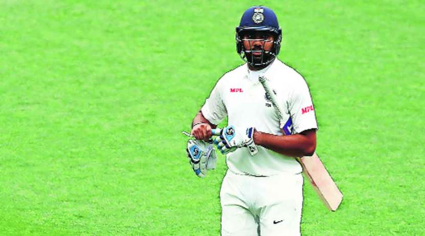 भारताने आता रोहित शर्माला कसोटी क्रिकेटमध्येही सलामीवीर म्हणून संधी दिली आहे आणि त्याने यंदा उत्कृष्ट खेळ दाखवून या ठिकाणी स्वत:ला सिद्ध केले आहे. रोहितने यावर्षी ऑस्ट्रेलिया आणि इंग्लंडमध्येही कसोटी सामने खेळले आणि भारतातही त्याने सर्वत्र स्वत:ला सिद्ध करण्यात कोणतीही कसर सोडली नाही. रोहितने यावर्षी ११ कसोटी सामने खेळले असून ४७.६ च्या सरासरीने ९०६ धावा केल्या आहेत, ज्यामध्ये २ शतकांचाही समावेश आहे.