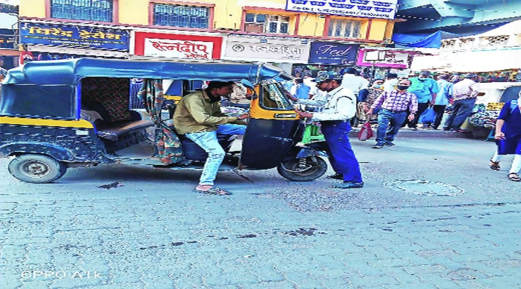 डोंबिवलीत वाहतूक नियमांची कठोर अंमलबजावणी