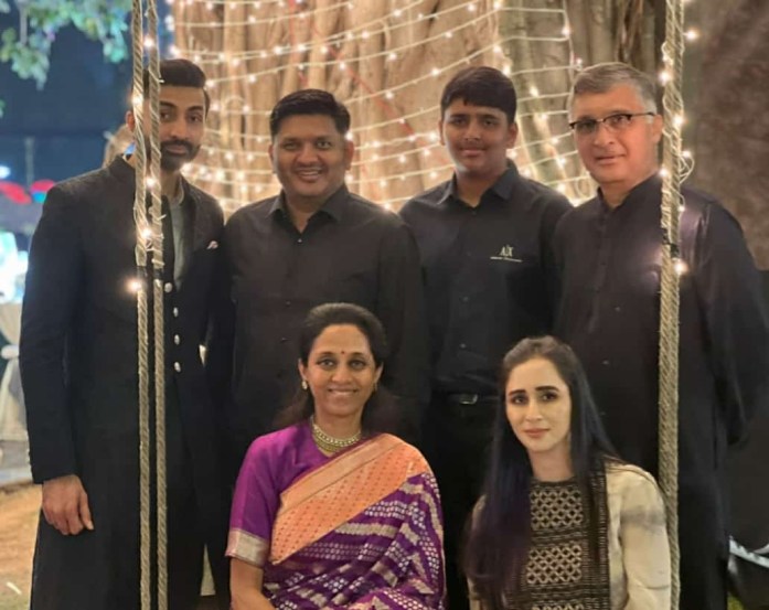 इतकंच नव्हे तर, ' आता आम्हाला काळजी घ्यावी लागणार आहे, कारण आमची मुलं कुठं जाऊन काय करतील हे सांगता येत नाही, असं मिश्कील टिप्पणीही शरद पवारांनी केली होती.