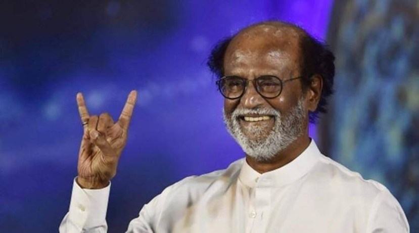 रजनीकांत हे कर्नाटक रोडवेजमध्ये बस कंडक्टर होते.