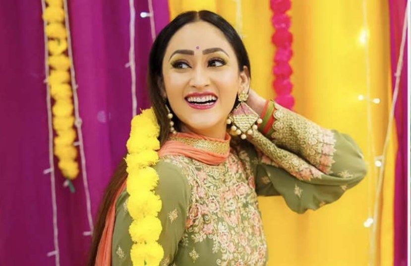 ‘घर एक मंदिर-कृपा अग्रसेन महाराज की’ या टीव्ही शोमध्ये गेंदाच्या भूमिकेत दिसणारी गुजराती मुलगी श्रेनू पारीख हिने राजस्थानमध्ये शूटिंग करताना संक्रांती साजरी केली.