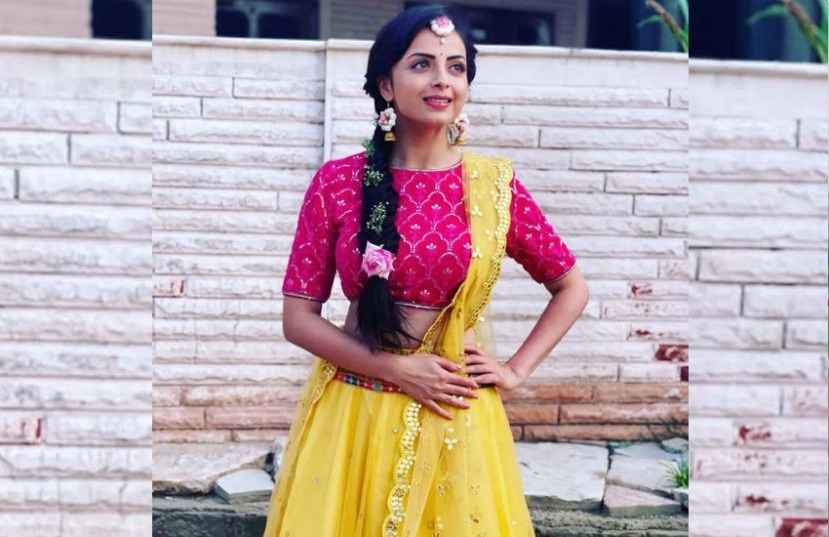 ‘हाथी घोडा पालकी, जय कन्हैया लाल की’ या मालिकेत दिसलेल्या आदिती सजवानने तिच्या मूळ गावी उत्तराखंडमध्ये संक्रांती साजरी केली. आदितीने पतंगही उडवले.