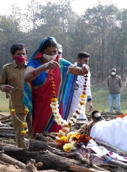 नंतर ही वाघीण ‘कॉलरवाली’ किंवा टी-१५ या नावाने प्रसिद्ध झाली.