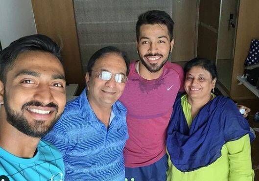 वडोदरामधील किरण मोरे अकॅ़डमीत त्यांनी हार्दिकला दाखल केलं होतं.