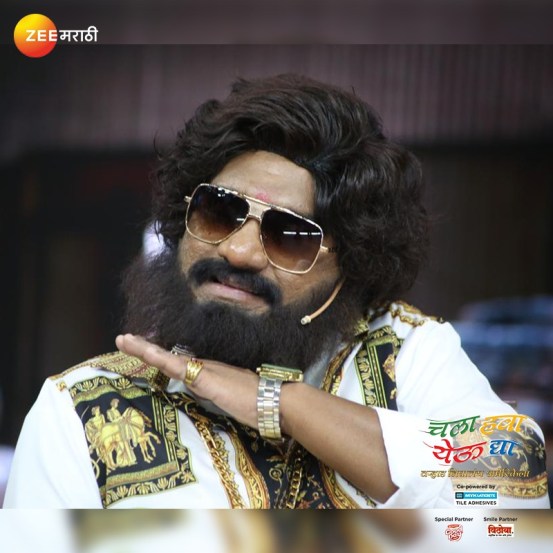 या व्हिडीओमध्ये भाऊ कदम ‘पुष्पा’चे डायलॉग मराठी अंदाजात बोलताना दिसत आहे.
