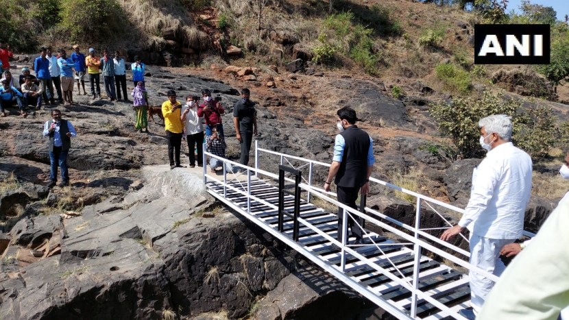 Maharashtra Minister Aaditya Thackeray today inaugurated a bridge in Shendripada of Nashik