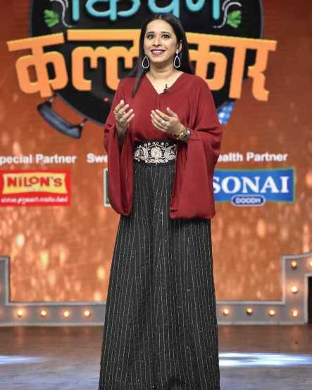 श्रेयाने हे फोटो पोस्ट करत ती लवकरच एका नव्या भूमिकेत प्रेक्षकांच्या समोर येणार असल्याचे तिने सांगितले आहे.
