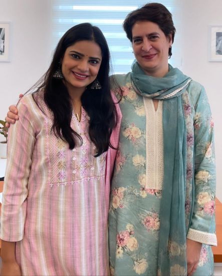 पण अर्चना गौतम नक्की कोण आहे? असा प्रश्न पडला आहे. चला तिच्या विषयी जाणून घेऊया…