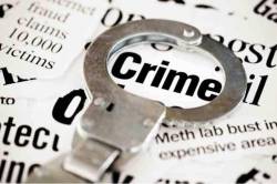 पुणे : कबुतर चोरीचा आरोप करीत लहान मुलाला बॅट आणि पट्टयाने मारहाण