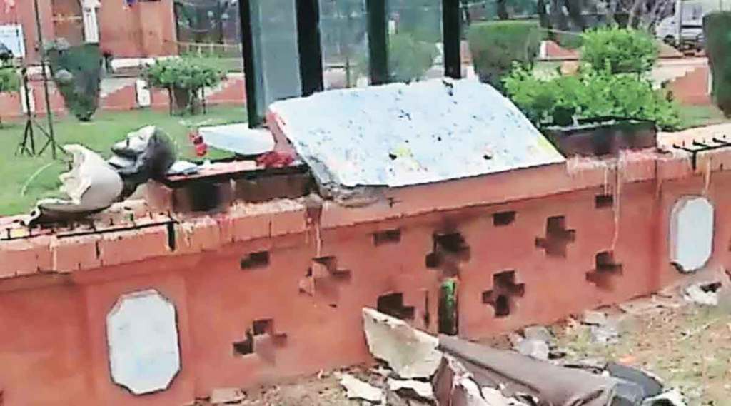 समोरच्या बाकावरून : ..तर उद्या आपल्यासाठी कुणी नसेल!