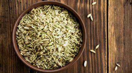 एका बडीशेपच्या सेवनाने वजन नियंत्रणात राहते. (photo credit: jansatta/ freepik)