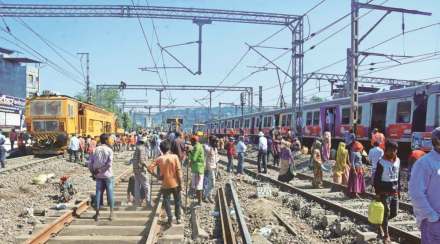 मध्य रेल्वेवर रविवारी आठ तासांचा मेगाब्लॉक मध्य रेल्वेवर रविवारी आठ तासांचा मेगाब्लॉक