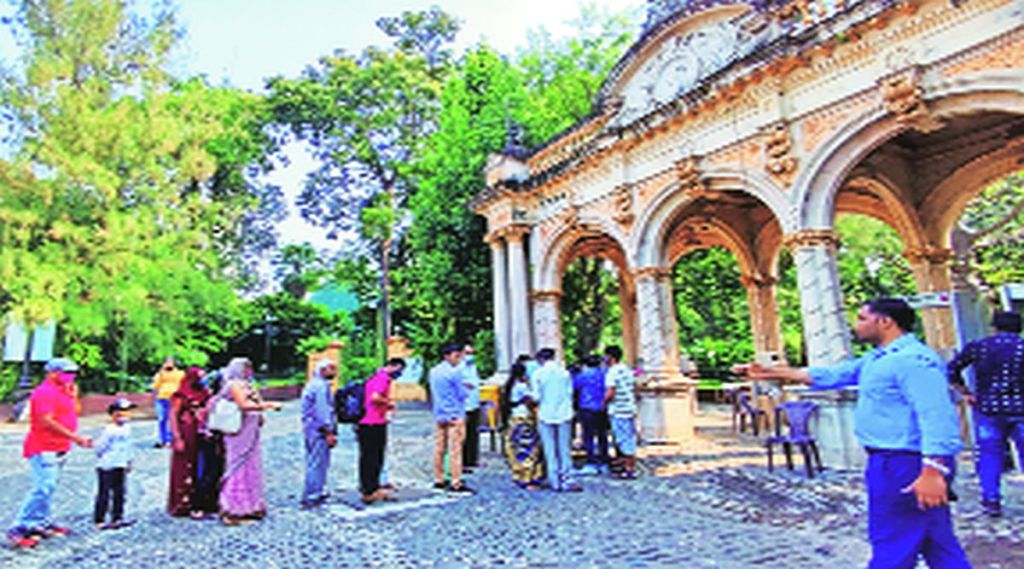 राणीच्या बागेत पर्यटन वेळेवर निर्बंध