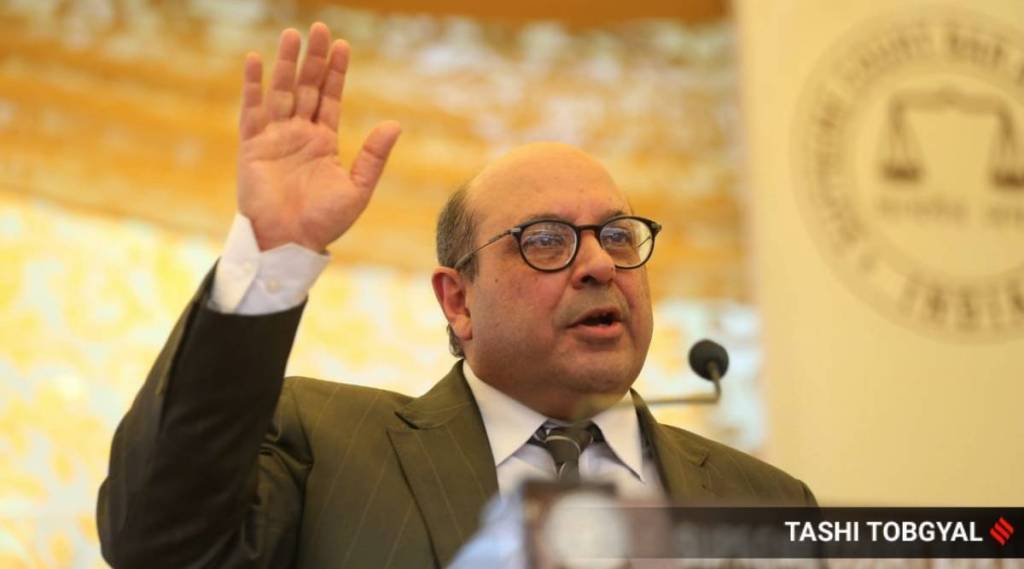 द्वेषपूर्ण भाषणांवर सत्ताधारी पक्ष केवळ शांतच नाही, तर पाठिंबाही देतोय : माजी न्यायमूर्ती रोहिंटन नरीमन द्वेषपूर्ण भाषणांवर सत्ताधारी पक्ष केवळ शांतच नाही, तर पाठिंबाही देतोय : माजी न्यायमूर्ती रोहिंटन नरीमन