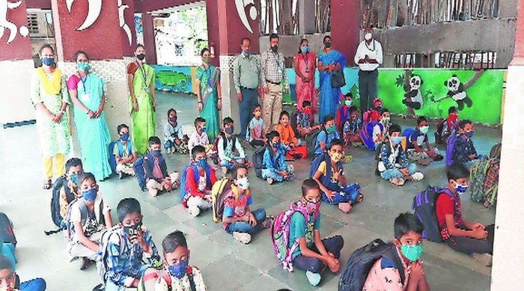 शहरातील शाळांमध्ये पुन्हा किलबिलाट शहरातील शाळांमध्ये पुन्हा किलबिलाट