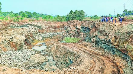 जिल्ह्य़ात बेकायदा गौण खनिज उत्खनन