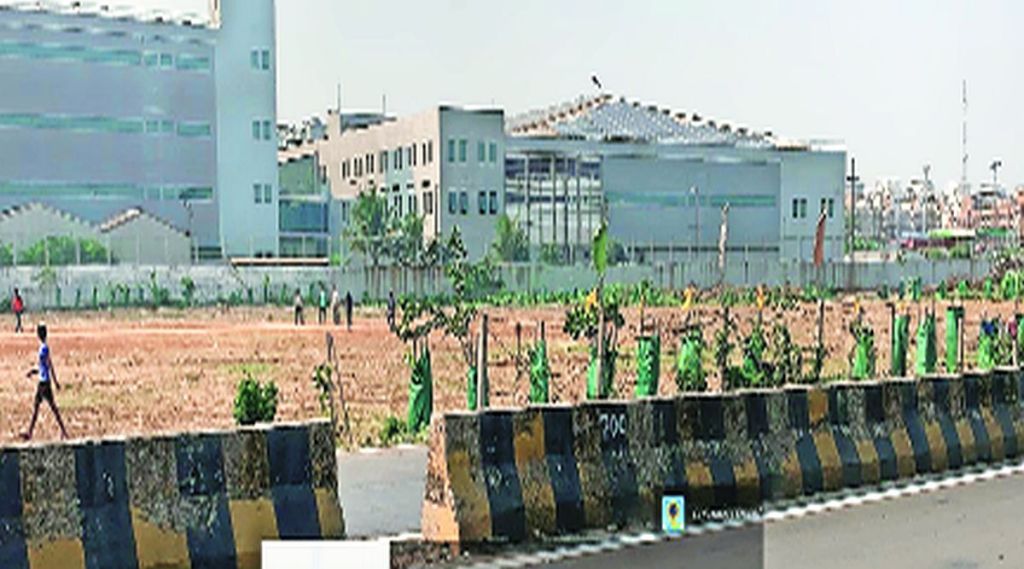 तारापूर येथील मैदानाचे औद्योगिक भूखंडात रूपांतर