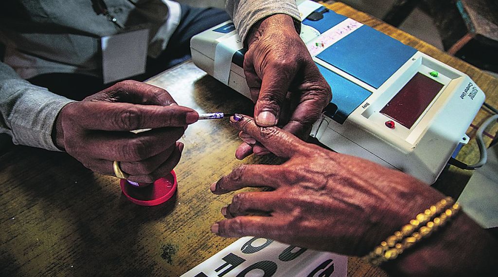 मतदारांत ३० हजारांची घट