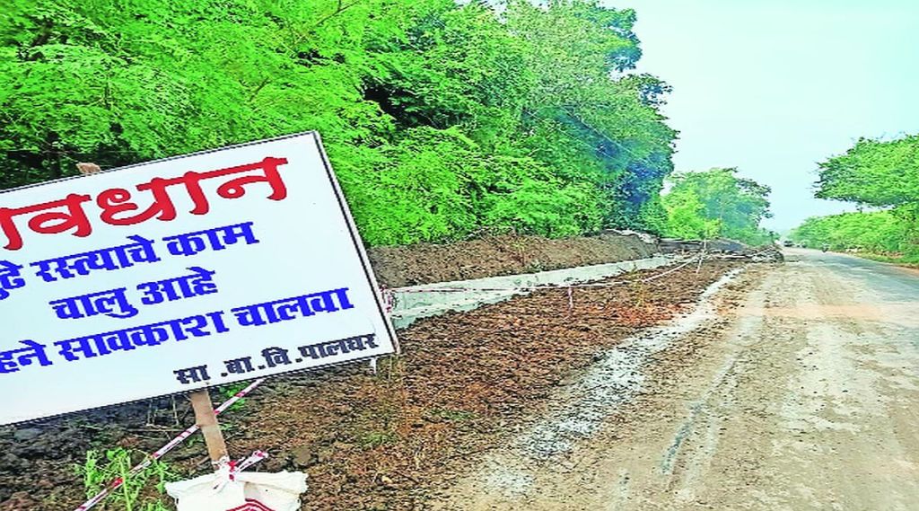 निर्जन रस्त्यावर कोटय़वधी रुपयांचे गटार बांधकाम निर्जन रस्त्यावर कोटय़वधी रुपयांचे गटार बांधकाम