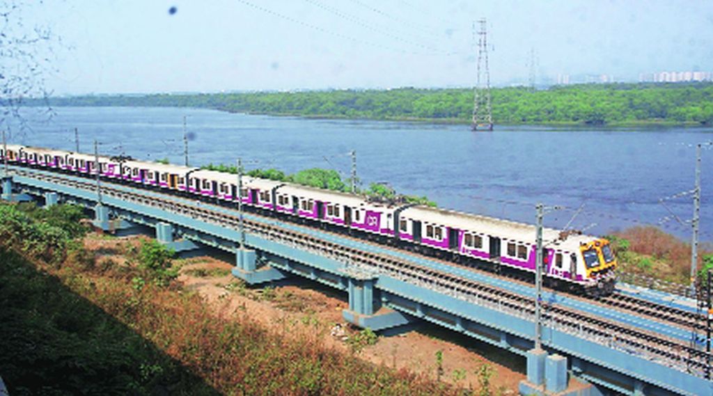 नव्या मार्गिकेवरून रेल्वेची धाव