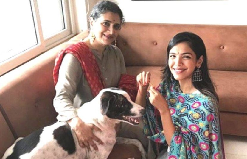 श्रिया तिच्या कम्फर्ट झोनमधून बाहेर पडावी, यासाठी तिची आई आणि अभिनेत्री सुप्रिया पिळगावकर तिला एकटीला प्रवास करायला लावायच्या.