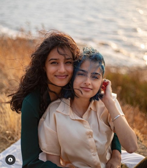 सूफी ही पाकिस्तानी मुस्लीम असून अंजली भारतीय हिंदू आहे.