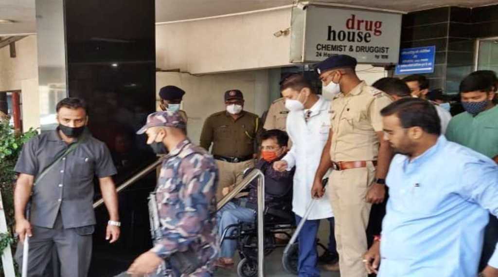 “рдорд▓рд╛ рдорд╛рд░рд╣рд╛рдг рдХреЗрд▓реНрдпрд╛рдкреНрд░рдХрд░рдгреА рд╢рд╣рд░рд╛рдзреНрдпрдХреНрд╖рд╛рд╕рд╣ ‘рдпрд╛’ рео рд╢рд┐рд╡рд╕реЗрдирд╛ рдиреЗрддреНрдпрд╛рдВрдирд╛ рдЕрдЯрдХ рд╣реЛрдгрд╛рд░”, рдХрд┐рд░реАрдЯ рд╕реЛрдордпреНрдпрд╛рдВрдЪрдВ рдЯреНрд╡реАрдЯ “рдорд▓рд╛ рдорд╛рд░рд╣рд╛рдг рдХреЗрд▓реНрдпрд╛рдкреНрд░рдХрд░рдгреА рд╢рд╣рд░рд╛рдзреНрдпрдХреНрд╖рд╛рд╕рд╣ ‘рдпрд╛’ рео рд╢рд┐рд╡рд╕реЗрдирд╛ рдиреЗрддреНрдпрд╛рдВрдирд╛ рдЕрдЯрдХ рд╣реЛрдгрд╛рд░”, рдХрд┐рд░реАрдЯ рд╕реЛрдордпреНрдпрд╛рдВрдЪрдВ рдЯреНрд╡реАрдЯ