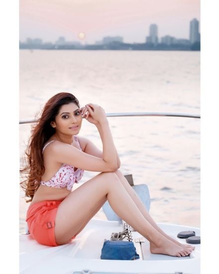 Reena Madhukar Man Udu Udu Zhala