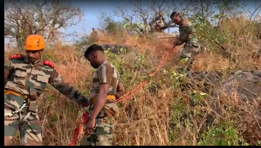 या दरीची खोली शिखरापेक्षा २०० फूट असल्याचं म्हटलं जातंय.