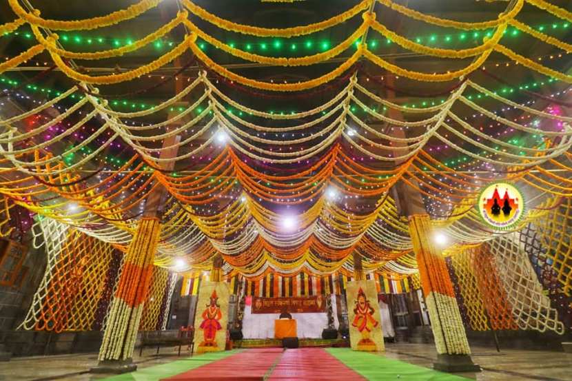 आज पर्यंत अनेक विवाह सोहळे झाले, यापुढेही होतील.पण जर देव देवतेचा विवाह असेल तर…असाच एक शाही विवाह सोहळा पंढरपूर येथील श्री विठ्ठल आणि रुख्मिणीचा वसंत पंचमीच्या मुहूर्तावर विवाह संपन्न झाला तोही शाही पद्धतीने.