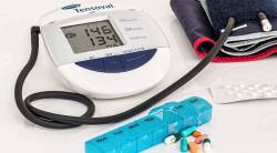 High BP Symptoms: उच्च रक्तदाबाच्या ‘या’ लक्षणांकडे करू नका दुर्लक्ष