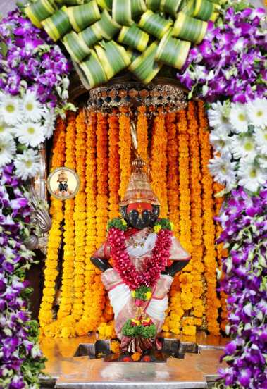 ज्यांना हे व्रत करायचे आहे, त्यांनी दशमीच्या तारखेपासून उपवासाच्या नियमांचे पालन सुरू केले पाहिजे. नियमांनुसार दशमीच्या रात्री उपवास ठेवणाऱ्यांनी सात्विक भोजन करावे. (photo credit: विठ्ठल रुक्मिणी मंदिर समिती पंढपूर)