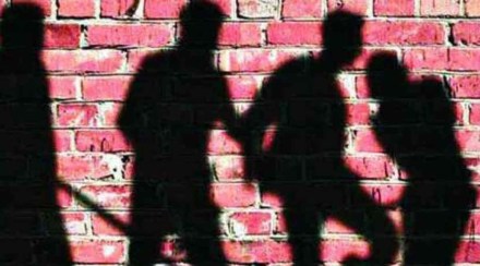पुण्यात गँगवार! व्यावसायिक वादातून परस्परांवर दगडफेक; इतर नागरिकांच्या गाड्यांच्या काचाही फोडल्या
