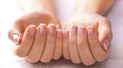Nails Care Tips: नखं मजबूत आणि सुंदर दिसण्यासाठी ‘या’ ६ पद्धती करा फॉलो