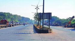 सततच्या कारवाईनंतर रस्त्यावरील बेकायदा वाहनतळ बंद